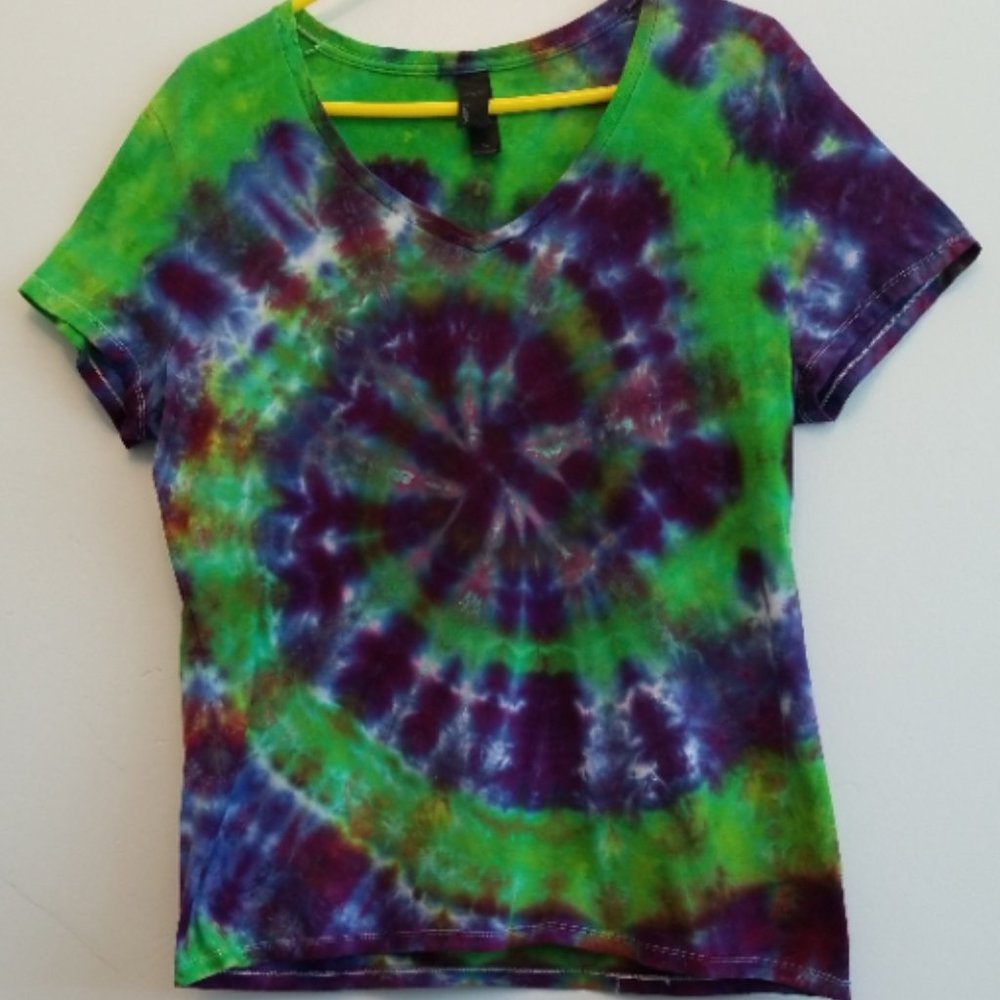 Women's XL, NWT, Hand tied & Hand dyed Tshirt